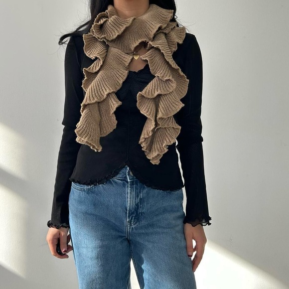 Gold Knit Ruffle Scarf - Picture 4 of 4
